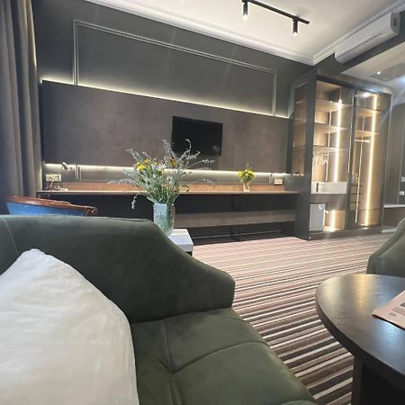 萨帕尔标准酒店 奇姆肯特 外观 照片